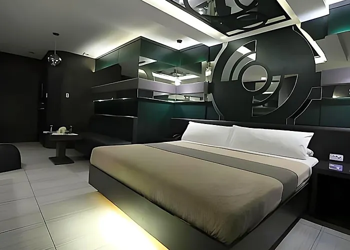Hotel Victoria Court Canley - Pasig