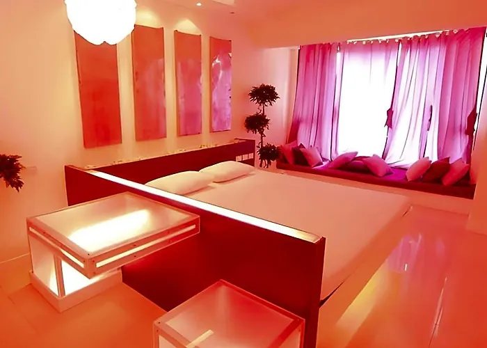 Victoria Court Canley - Pasig 3*